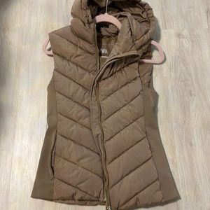 NWOT Zara vest size small